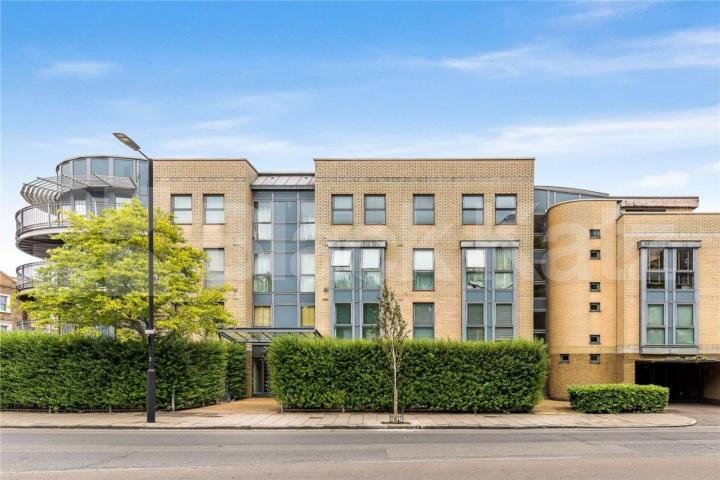 2 bed 2 bathroom within a secure build with a modern finish Southgate Road, Canonbury /  Dalston 